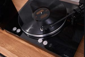 Read more about the article Choosing a Record Player