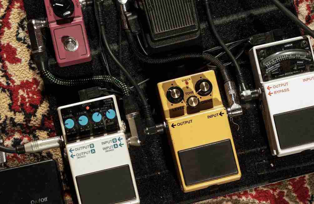 Read more about the article Best Eq Pedals for Acoustic Guitars
